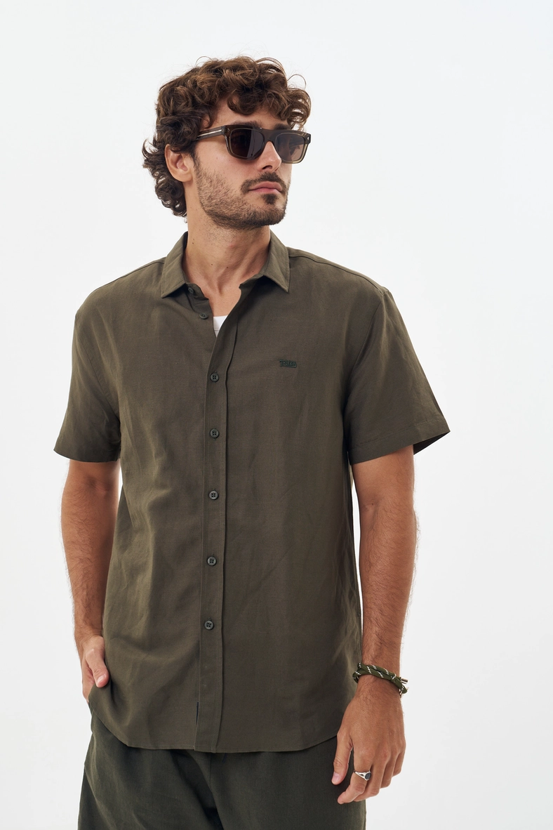 Camisa Masculina Com Gola E Botões Verde 1