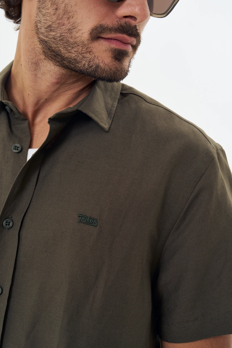 Camisa Masculina Com Gola E Botões Verde 3