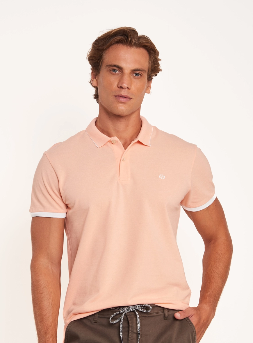 Polo Masculina Com Frisos Contrastantes E Logo