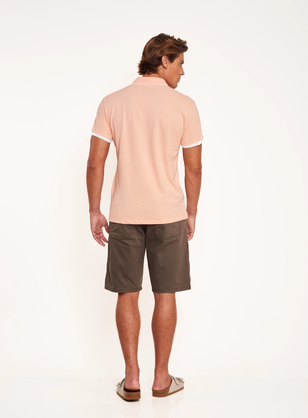 Polo Masculina Com Frisos Contrastantes E Logo Rosa