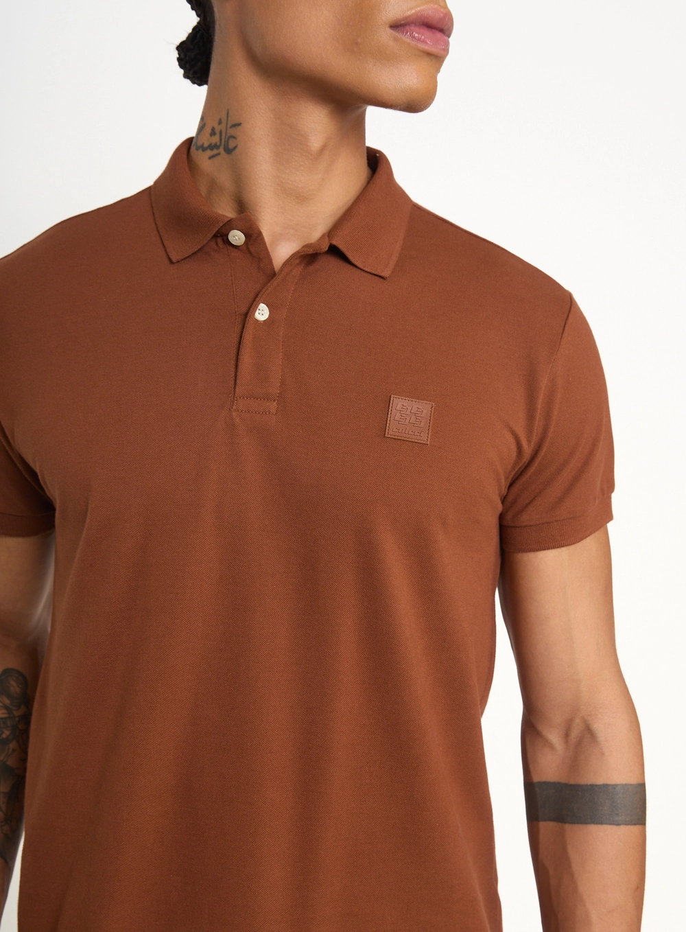 Polo Masculina Com Patch De Logo Marrom