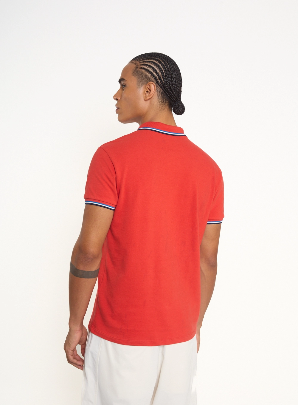 Polo Masculina Com Frisos Contrastantes Vermelho
