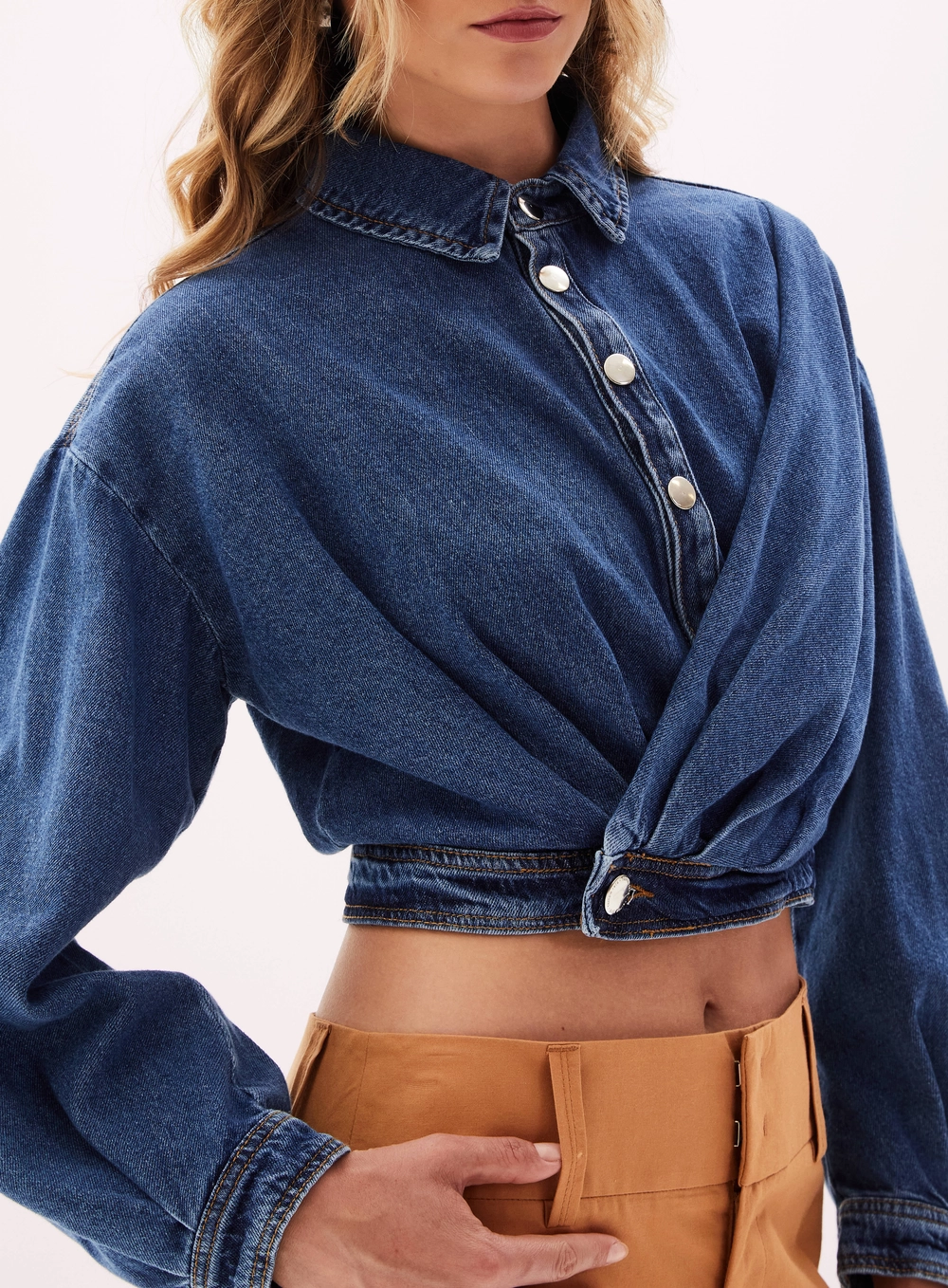 Jaqueta Jeans Cropped Feminina Com Botões Índigo 3