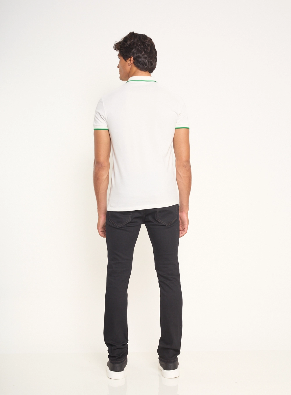 Polo Masculina Com Frisos Contrastantes Off Shell