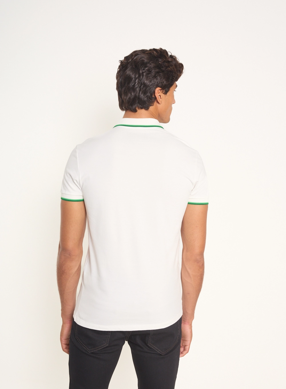 Polo Masculina Com Frisos Contrastantes Off Shell