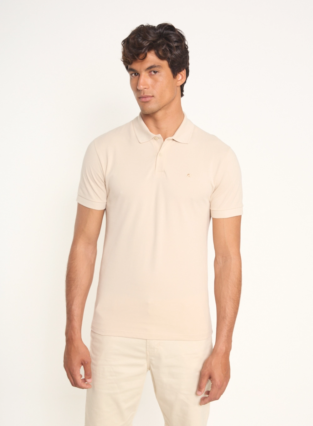 Polo Masculina Com Logo Bordado Bege