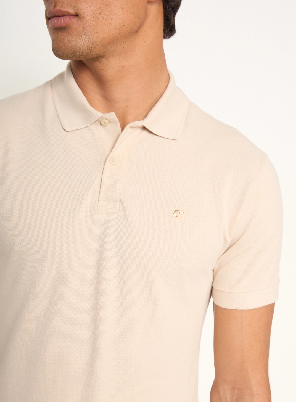 Polo Masculina Com Logo Bordado Bege