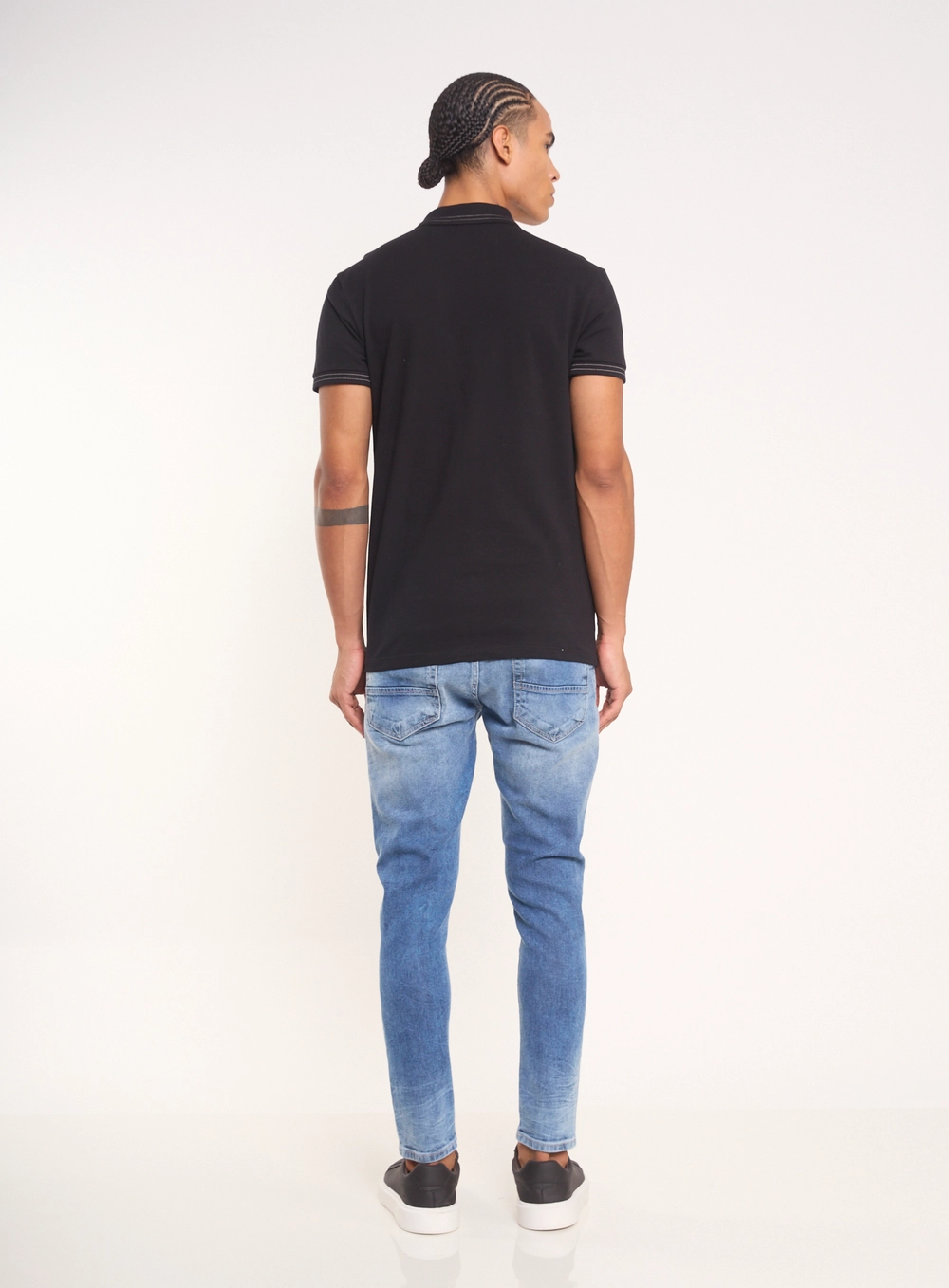 Polo Masculina Com Frisos E Patch Preto