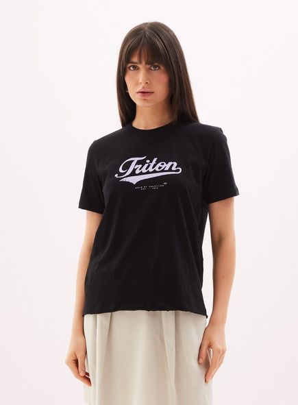 Camiseta Feminina Com Estampa Frontal