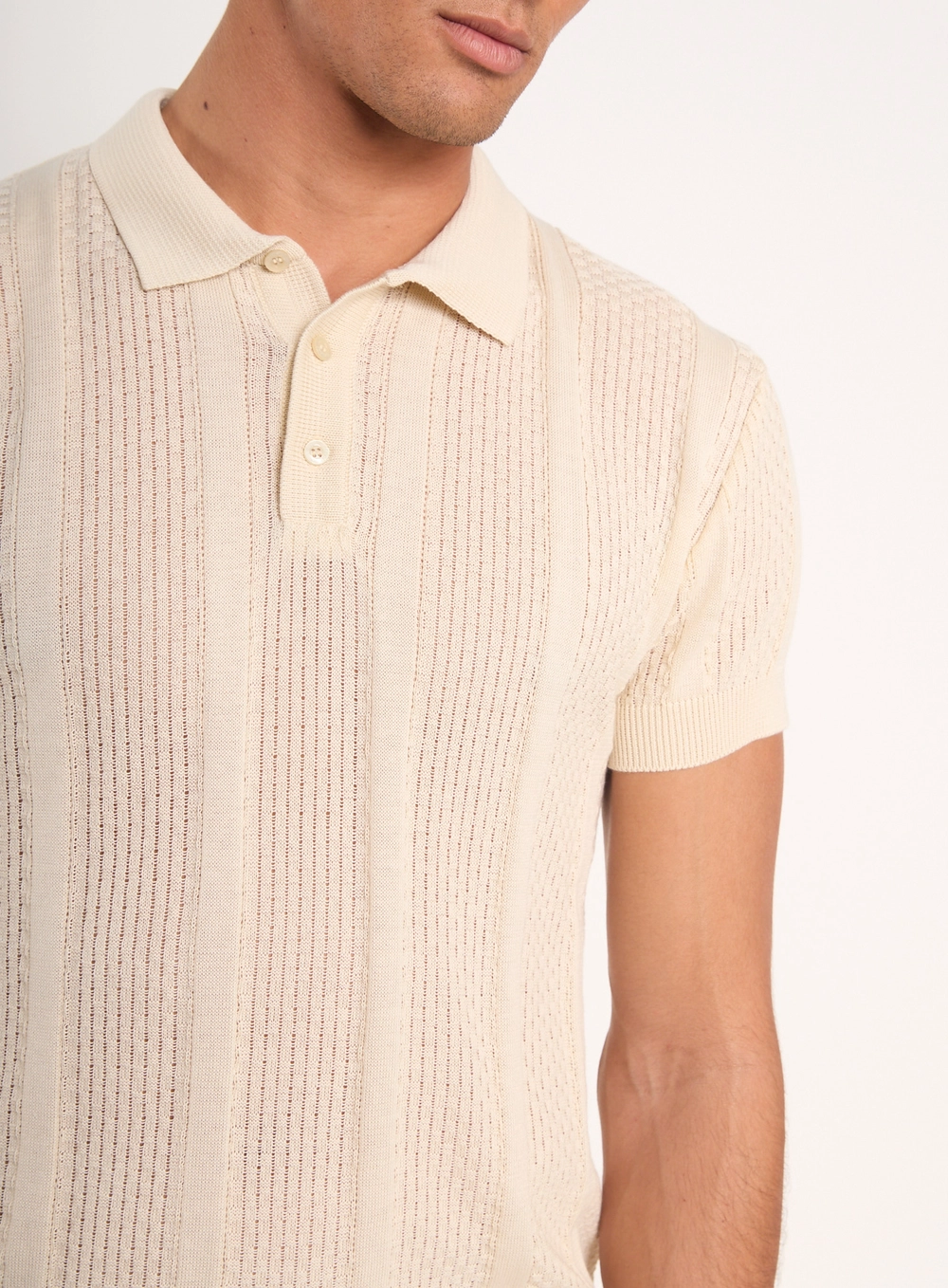 Polo Masculina Com Textura Em Relevo Bege