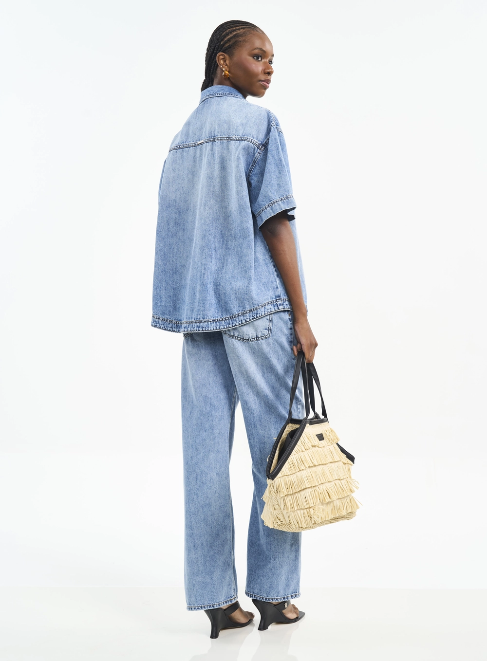Camisa Jeans Com Bolsos E Manga Curta Índigo