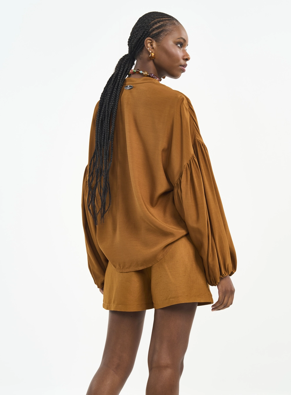 Camisa Feminina Com Mangas Bufantes E Botões Marrom