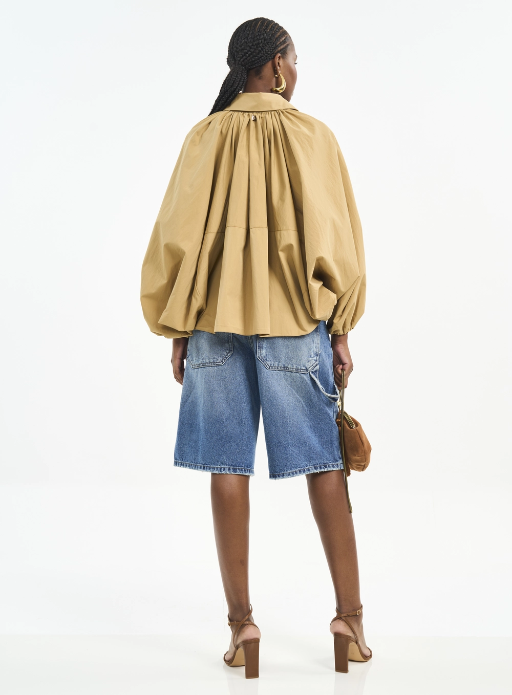 Camisa Oversized Com Franzidos E Mangas Bufantes Bege Soybean