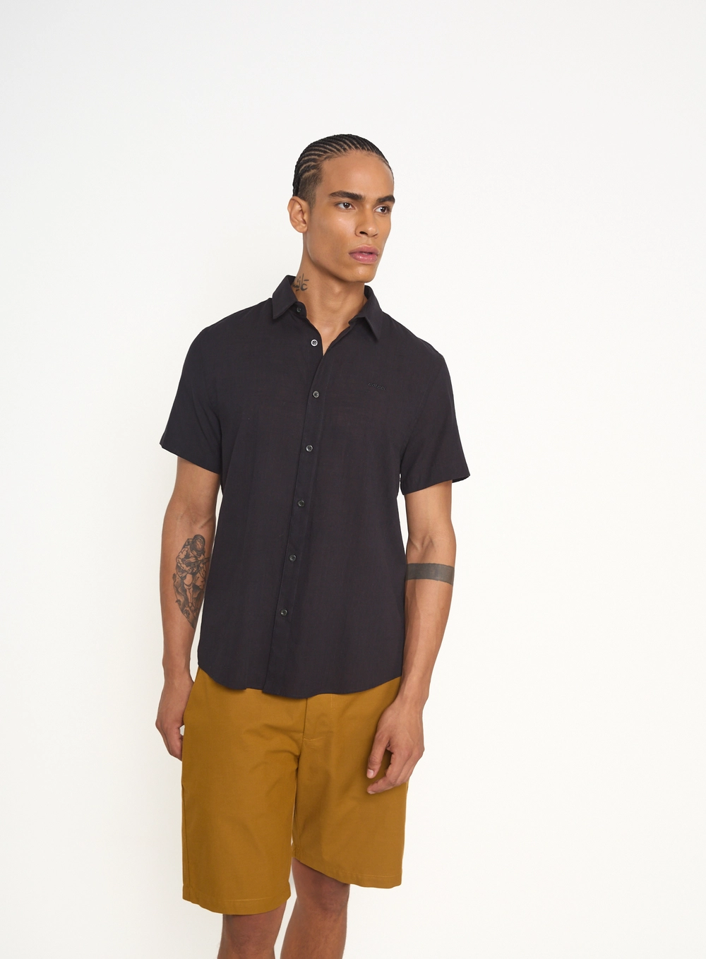 Camisa Masculina Manga Curta Com Logo Preto