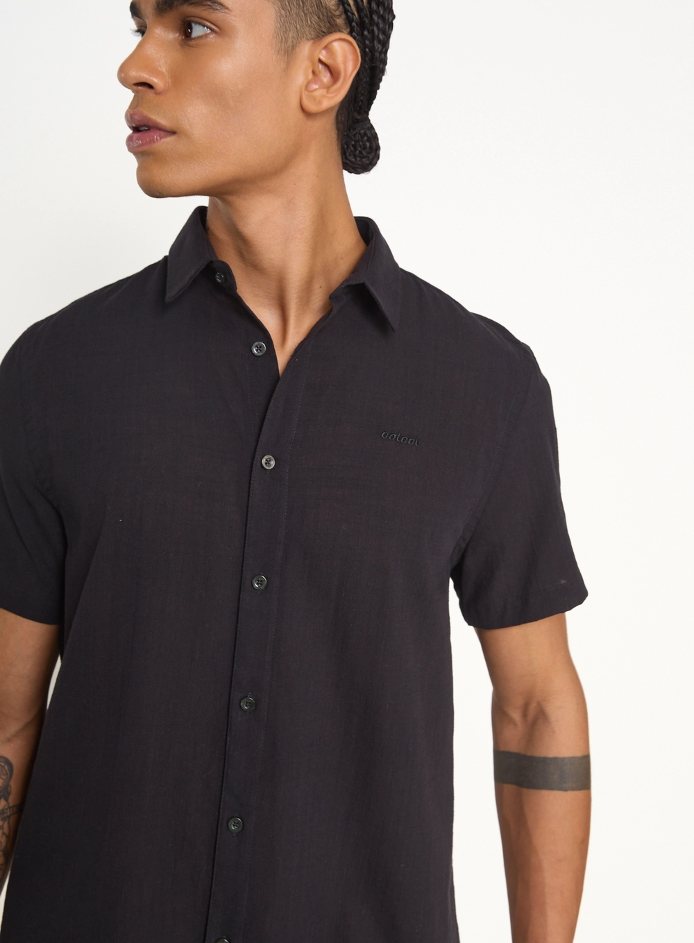 Camisa Masculina Manga Curta Com Logo Preto