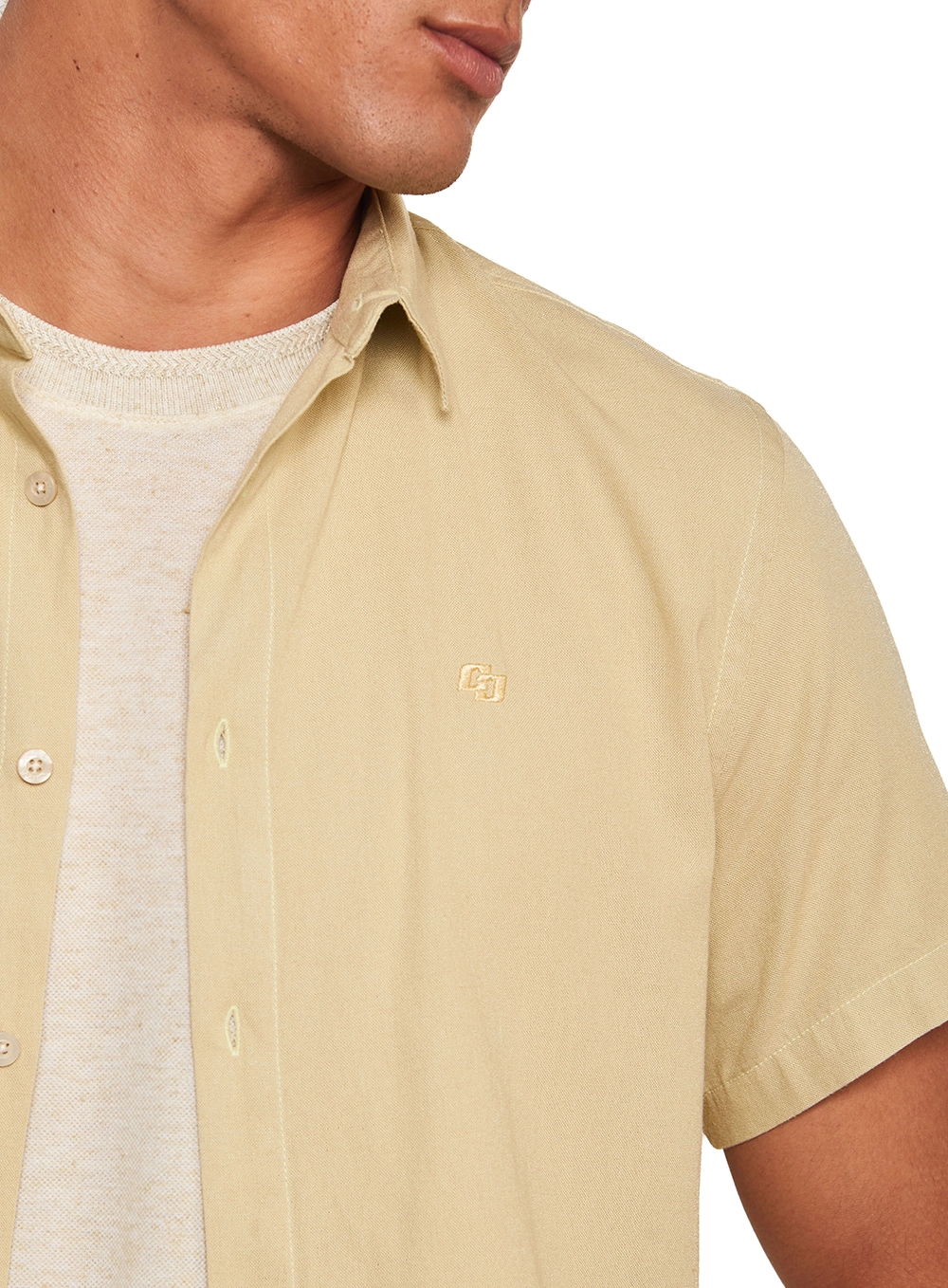 Camisa Masculina Com Botões E Manga Curta Bege