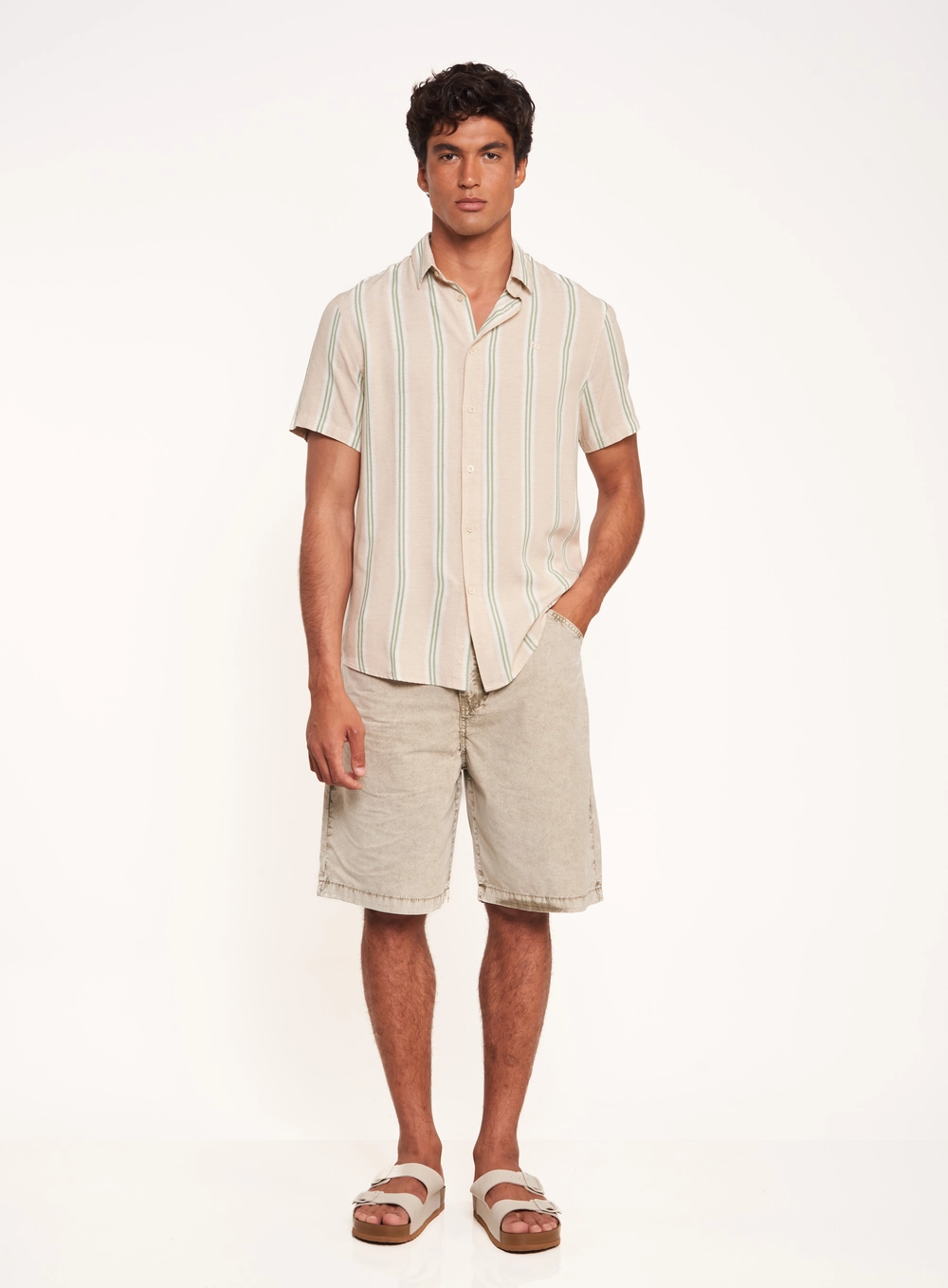 Camisa Masculina De Linho Listrada Com Logo Estampados