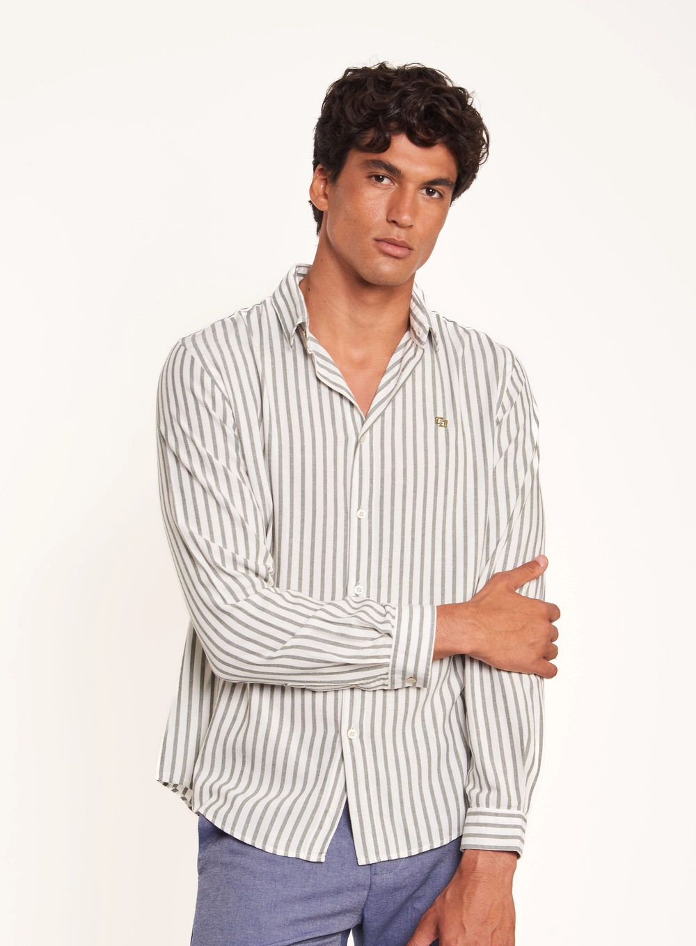 Camisa Masculina De Linho Listrada Com Logo Estampados