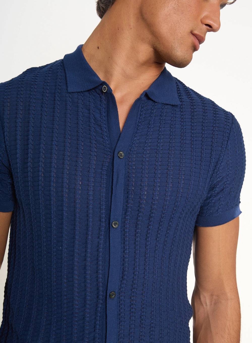 Camisa Masculina Manga Curta Com Textura Azul