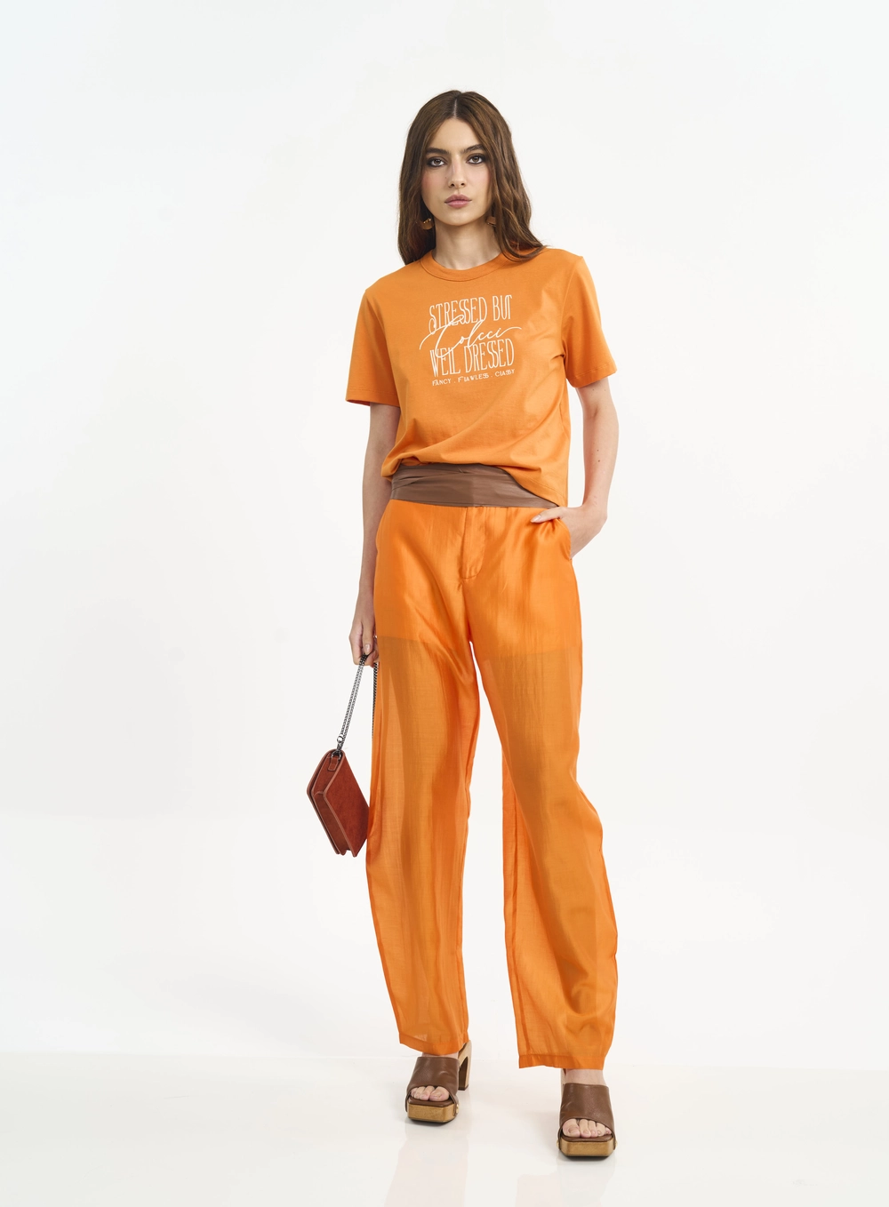 Camiseta Feminina Básica Com Escrita Laranja