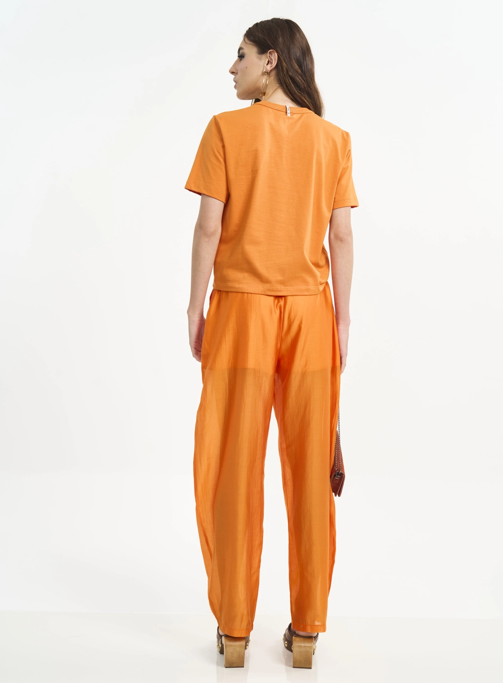 Camiseta Feminina Básica Com Escrita Laranja