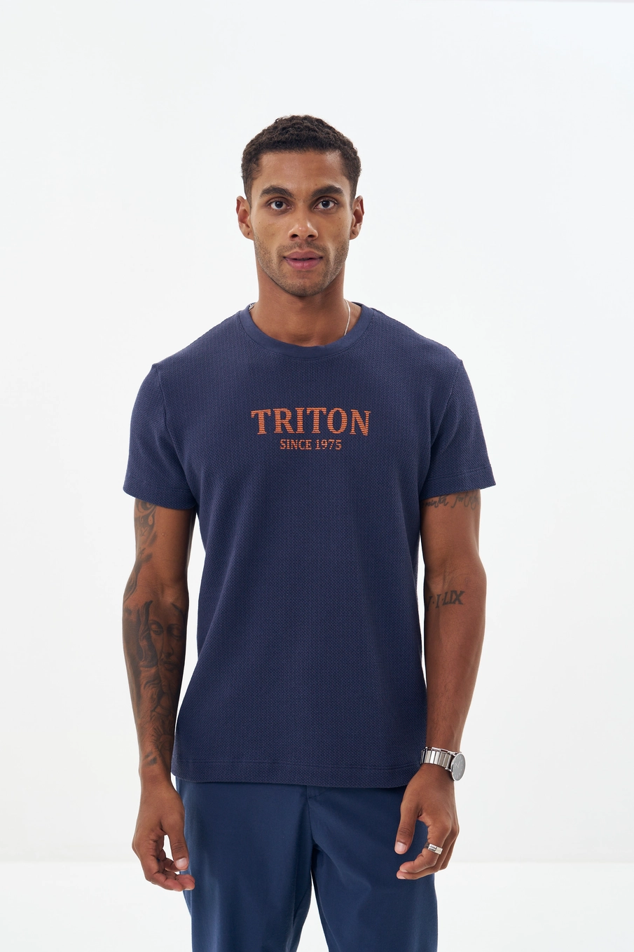Camiseta Masculina Com Detalhes Azul 2