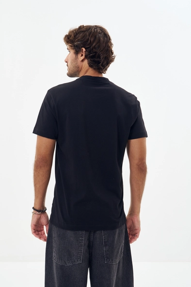 Camiseta Masculina Com Estampa Frontal