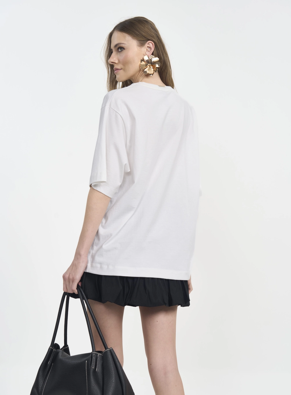 Camiseta Oversized Com Gola Em Ribana Off Shell