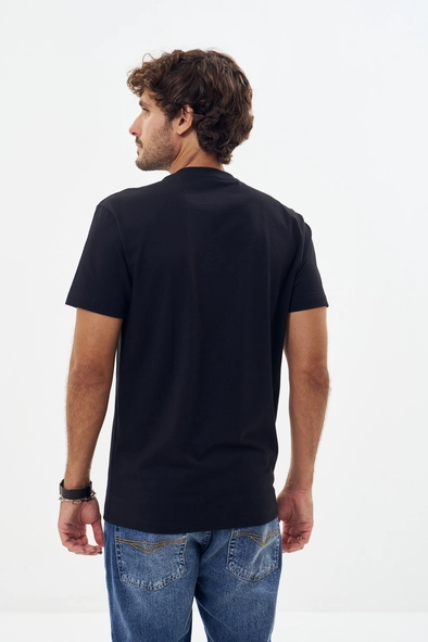 Camiseta Masculina Com Detalhes