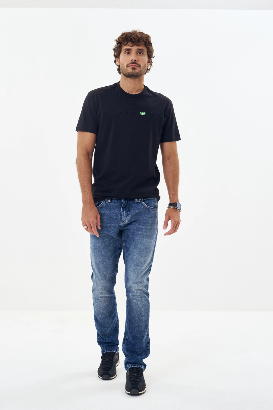Camiseta Masculina Com Detalhes Preto 4