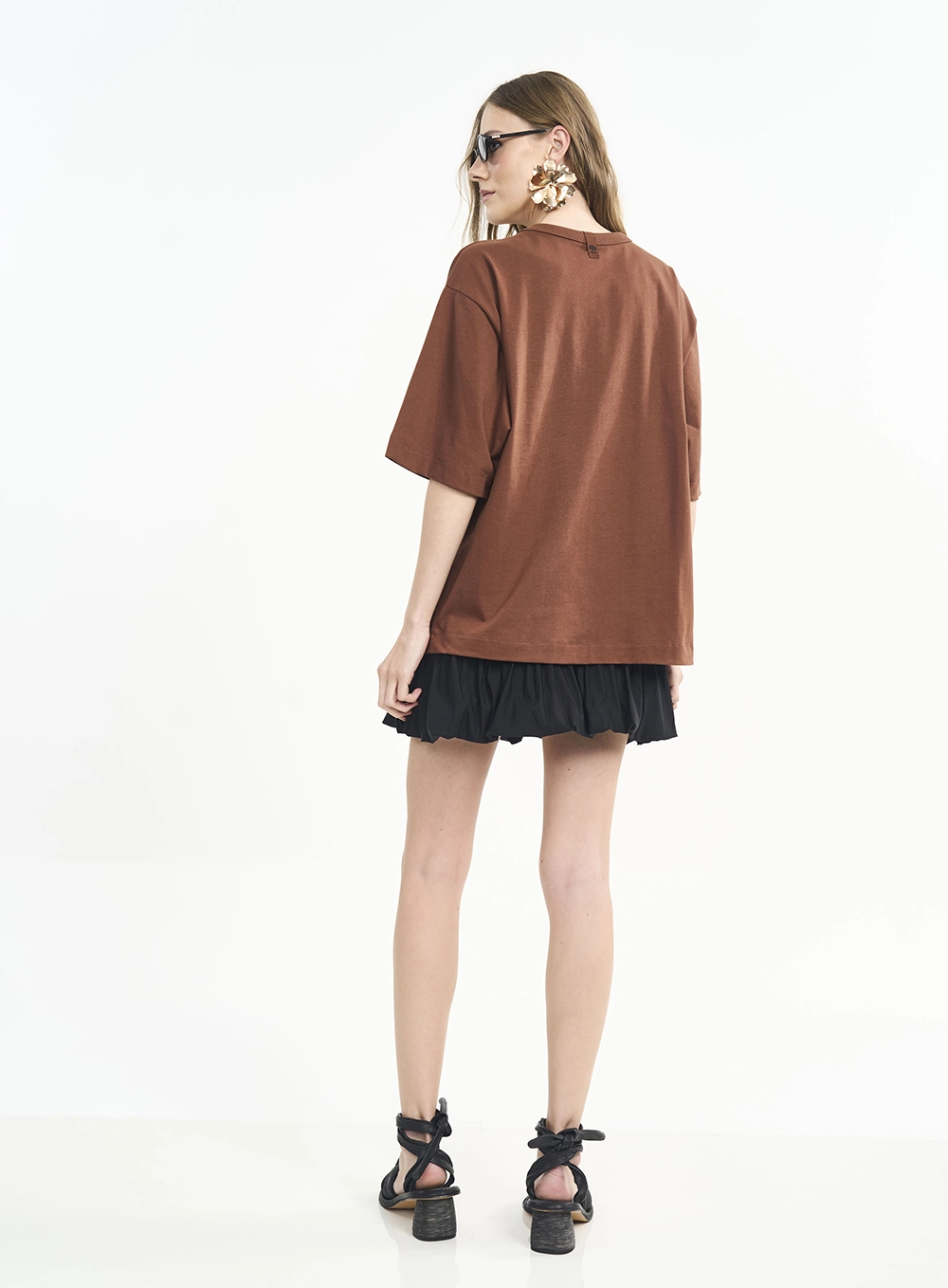 Camiseta Feminina Loose Estampada Marrom