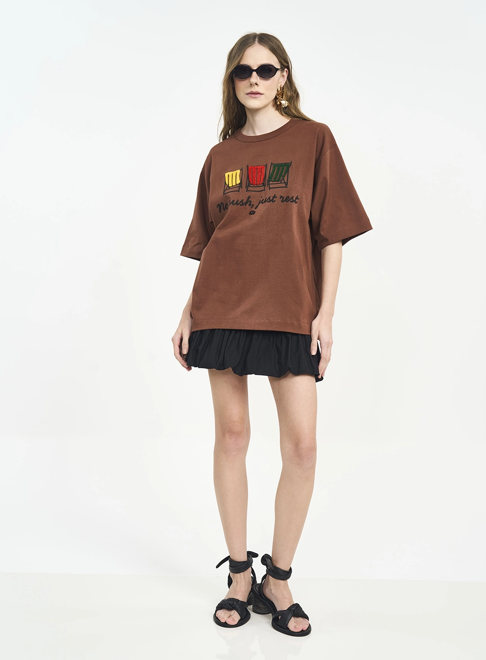 Camiseta Feminina Loose Estampada Marrom