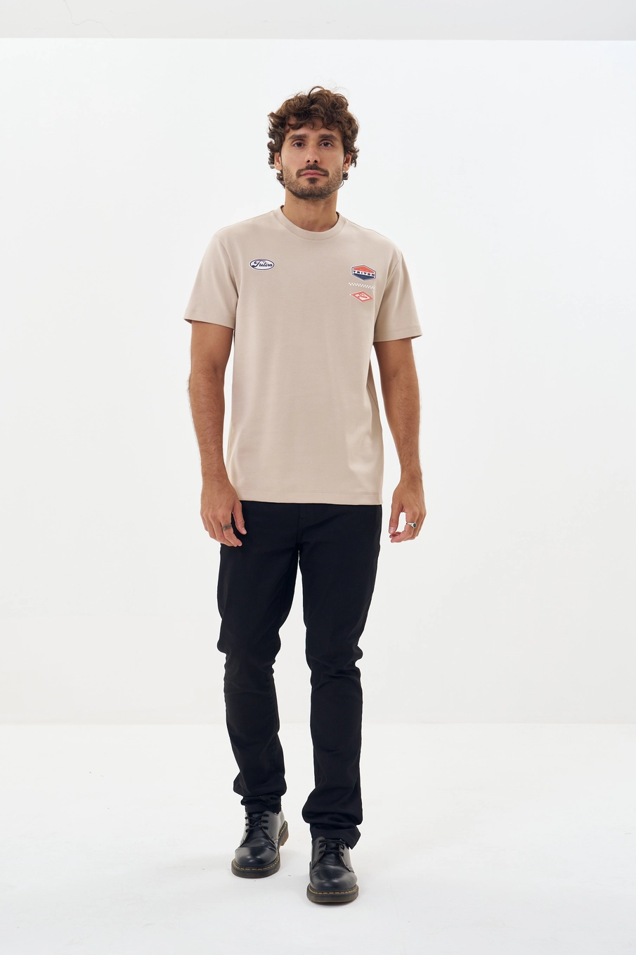 Camiseta Masculina Com Detalhes Bege 4