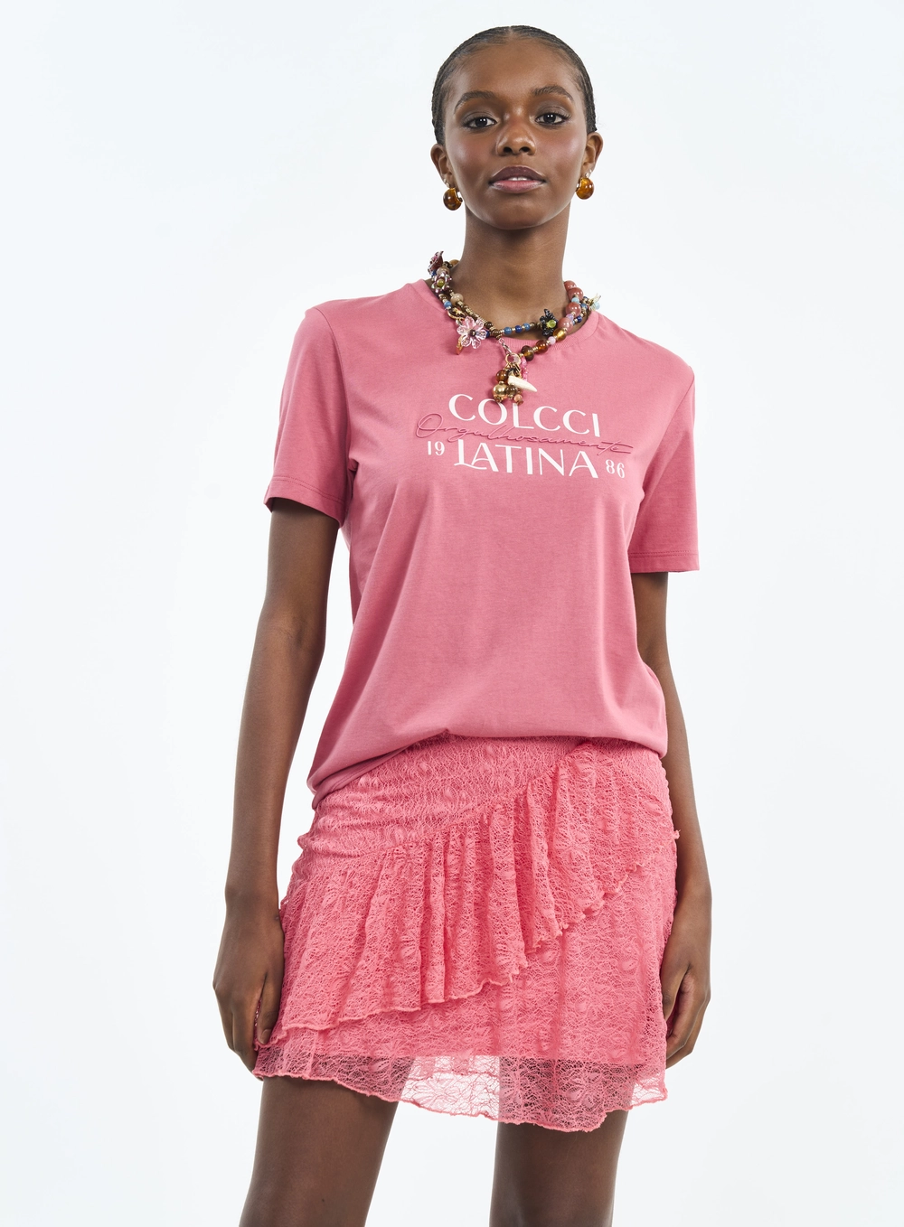 Camiseta Com Estampa Latina Rosa