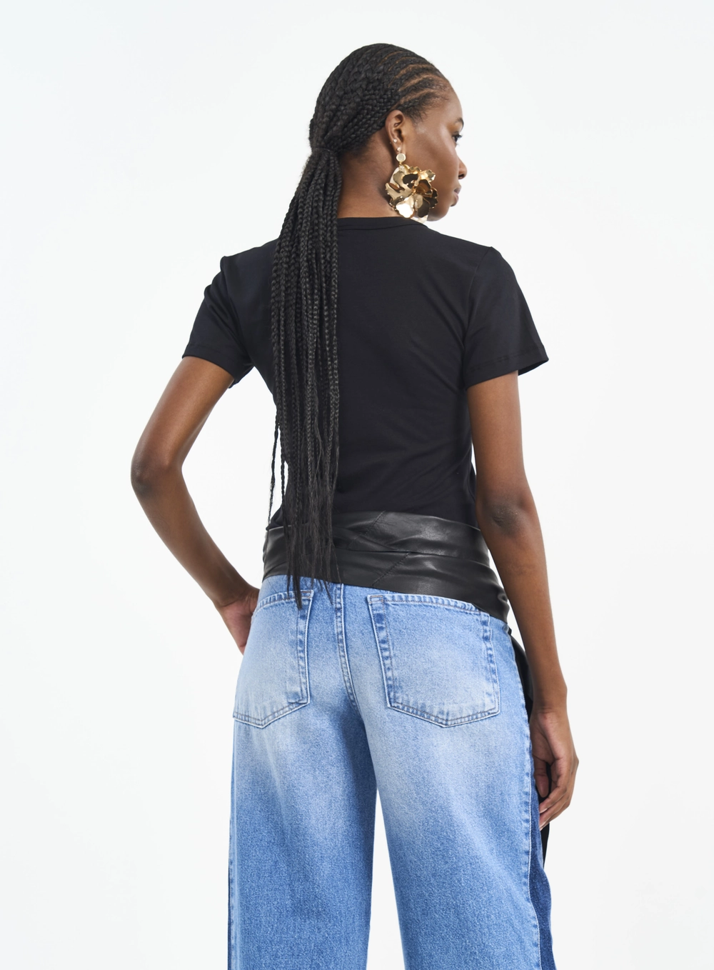 Camiseta Com Escrita E Logo Preto