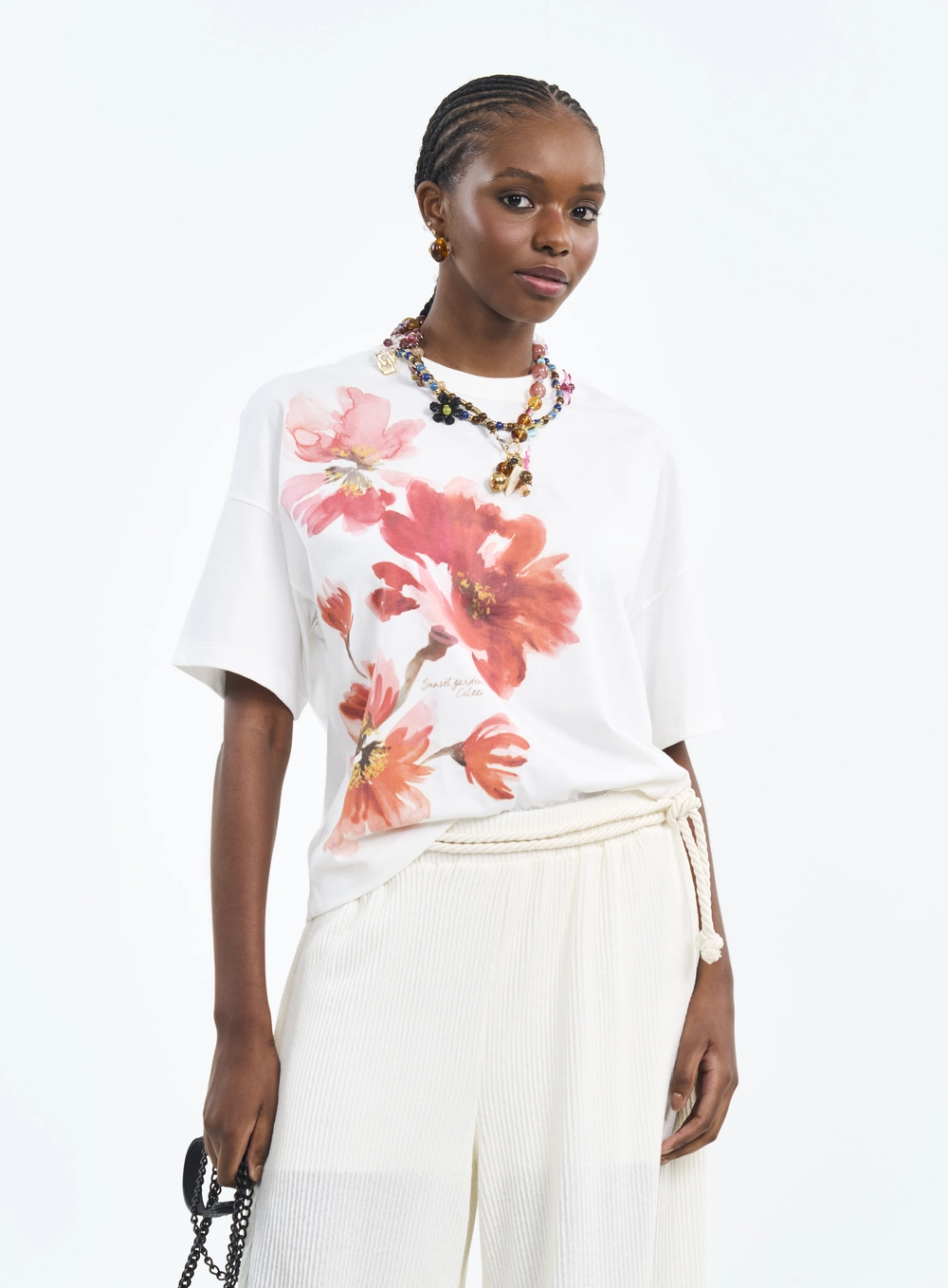 Camiseta Oversized Com Estampa Floral Off Shell