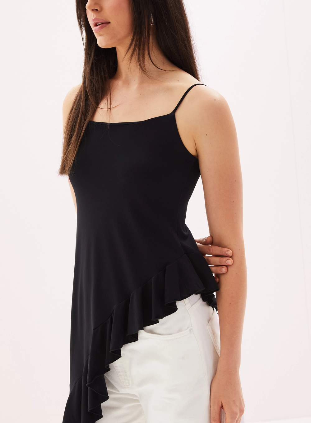 Blusa Feminina Assimétrica Com Babado Preto 3