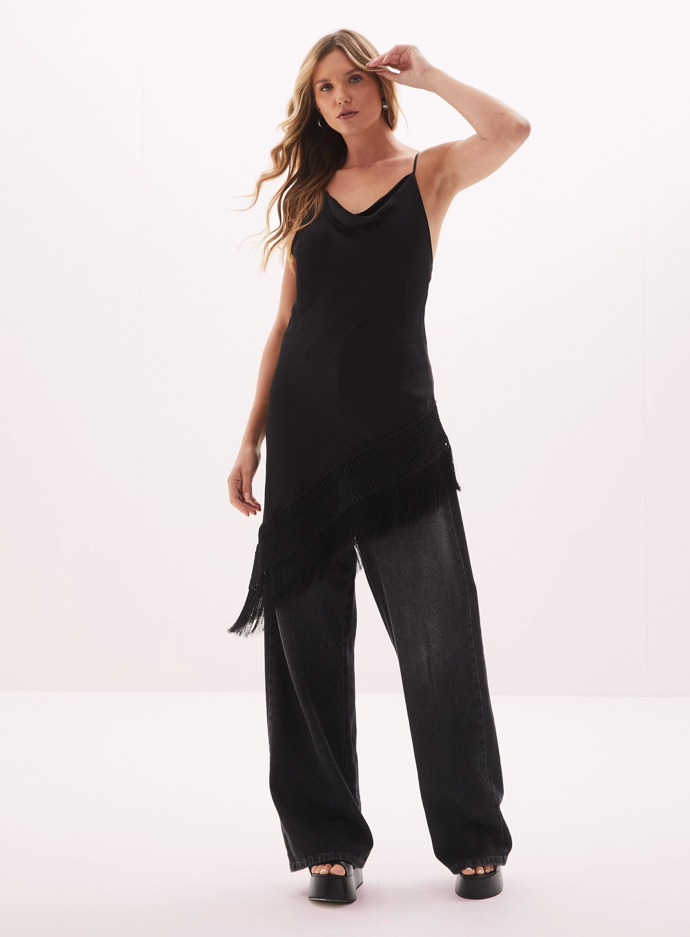 Blusa Feminina Assimétrica Com Franjas Preto 5