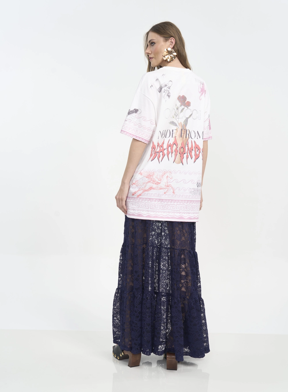 Camiseta Feminina Oversized Com Estampa Off Shell