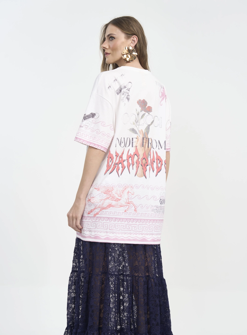 Camiseta Feminina Oversized Com Estampa Off Shell