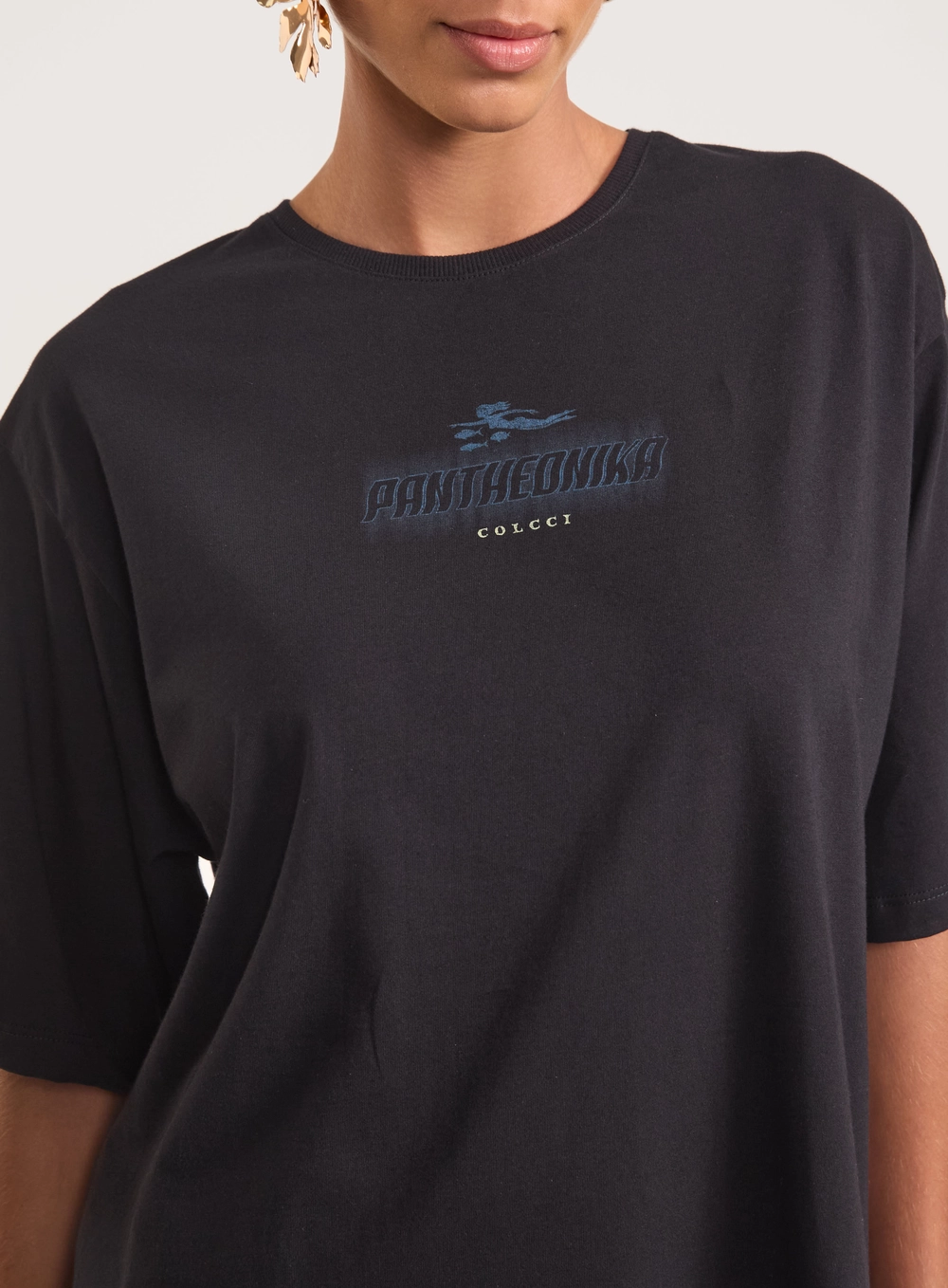 Camiseta Oversized Com Estampa Tour Preto