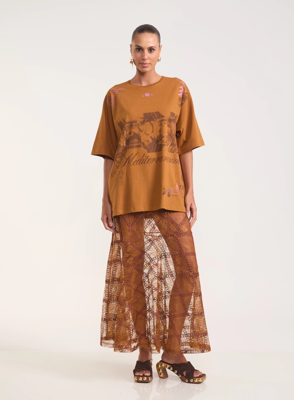 Camiseta Oversized Com Estampa Mediterranean Marrom