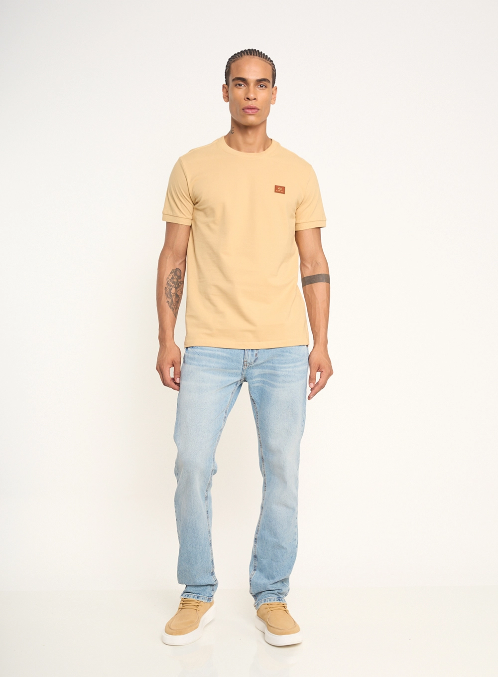 Camiseta Masculina Com Aplicação E Punhos Bege