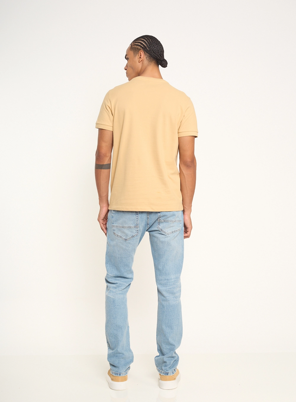 Camiseta Masculina Com Aplicação E Punhos Bege