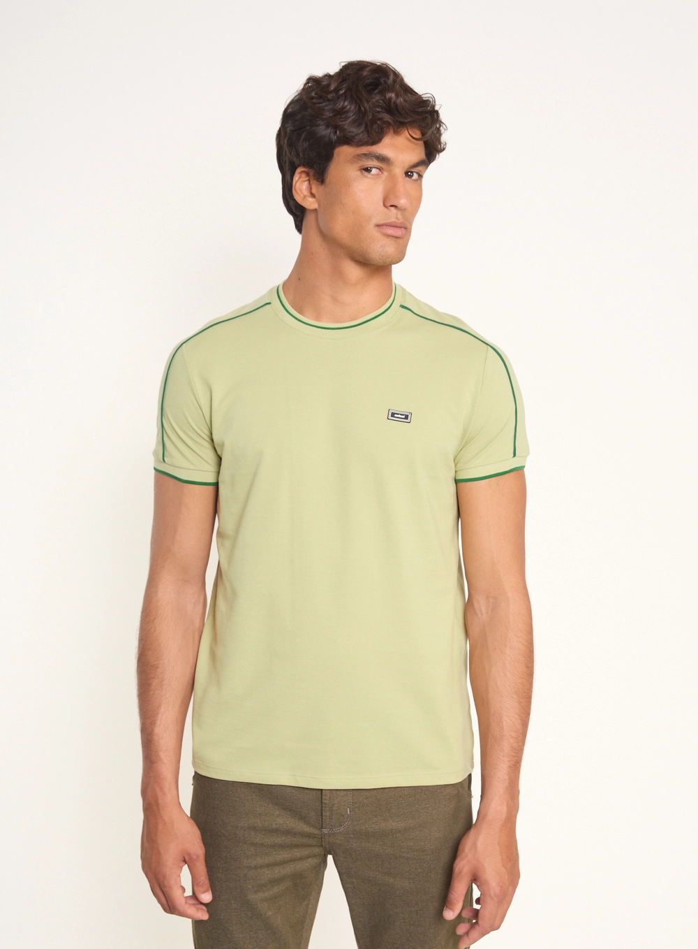 Camiseta Masculina Com Vivo Contrastante Bege