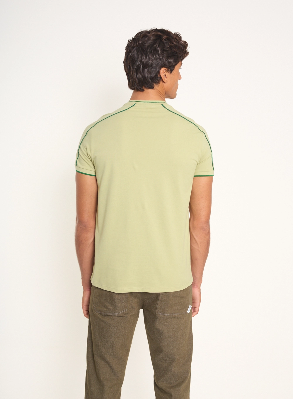 Camiseta Masculina Com Vivo Contrastante Bege