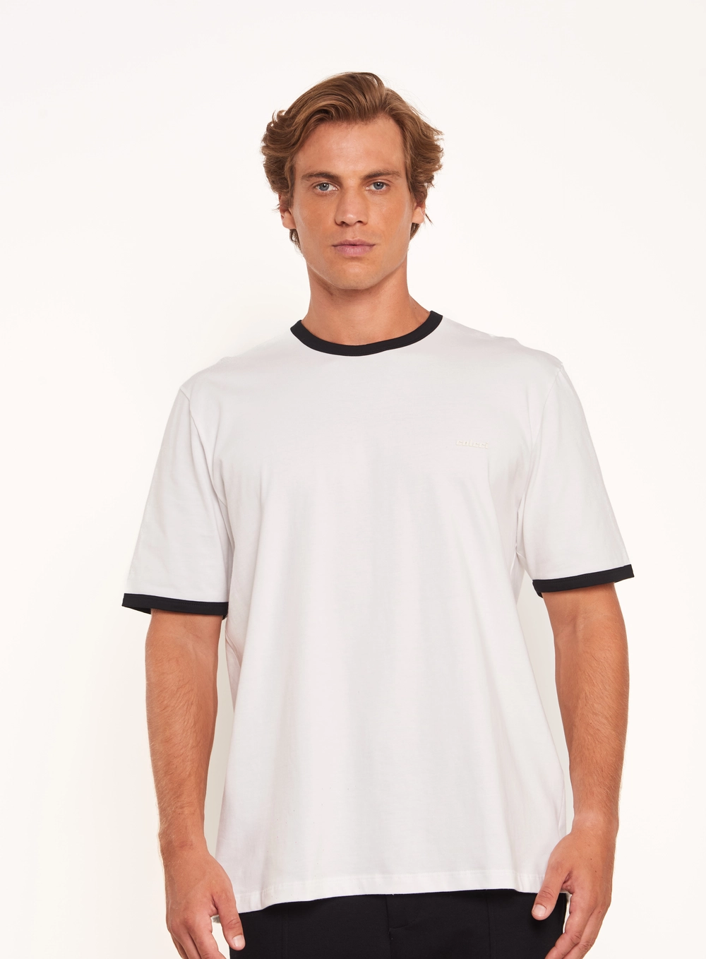 Camiseta Masculina Com Gola E Punhos Contrastantes Off Shell