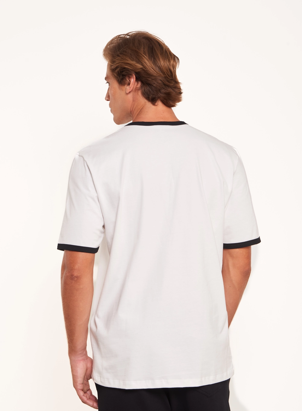 Camiseta Masculina Com Gola E Punhos Contrastantes Off Shell