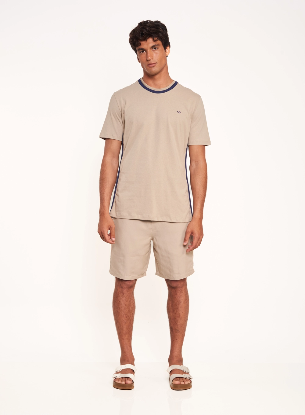 Camiseta Masculina Bicolor Com Gola Contrastante Bege