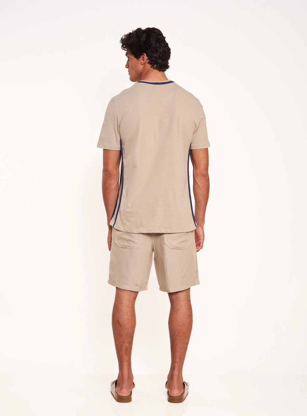 Camiseta Masculina Bicolor Com Gola Contrastante Bege